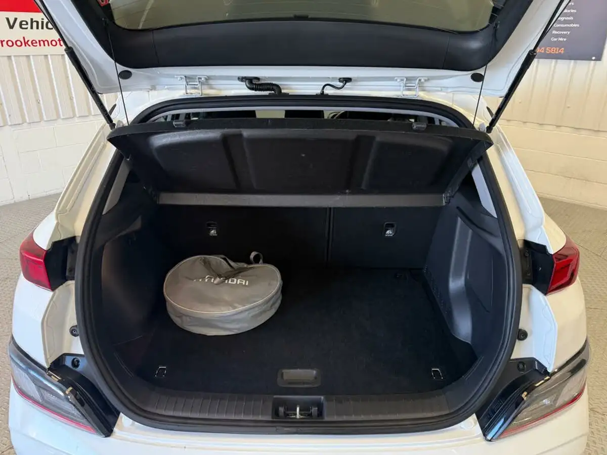 2021-hyundai-kona-e-premium-204ps-64kwh-7kw-obc-big-17