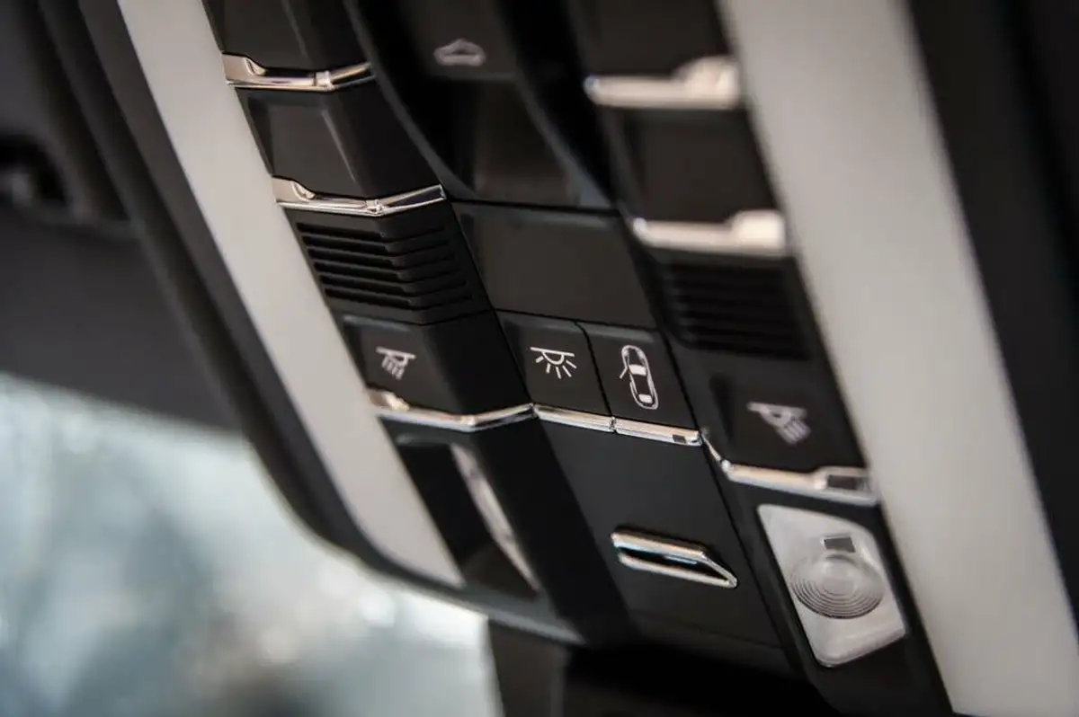 2020-porsche-macan-30-v6-s-big-59