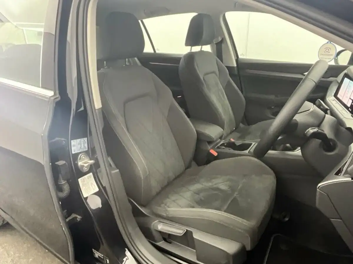 2020-volkswagen-golf-15-tsi-style-150ps-hatchback-big-20
