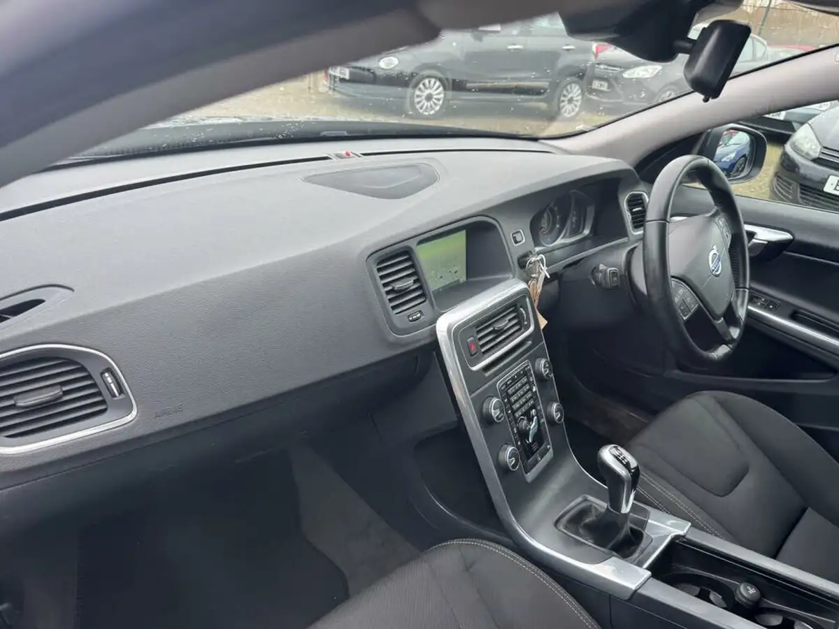 2016-volvo-s60-20td-d2-business-edition-big-13