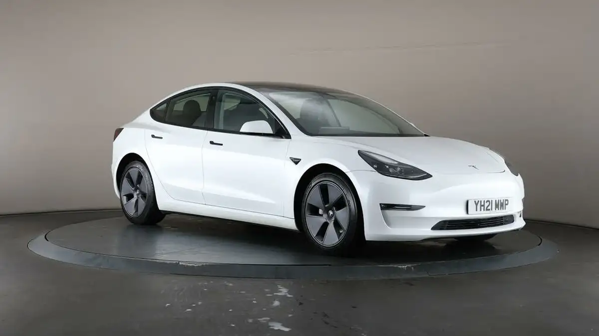 2021-tesla-model-3-e-long-range-4x4-big-1
