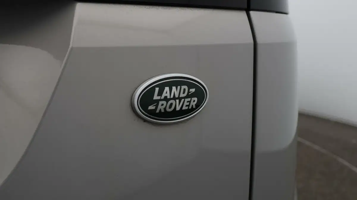 2022-land-rover-range-rover-evoque-15-p300e-autobiography-big-22