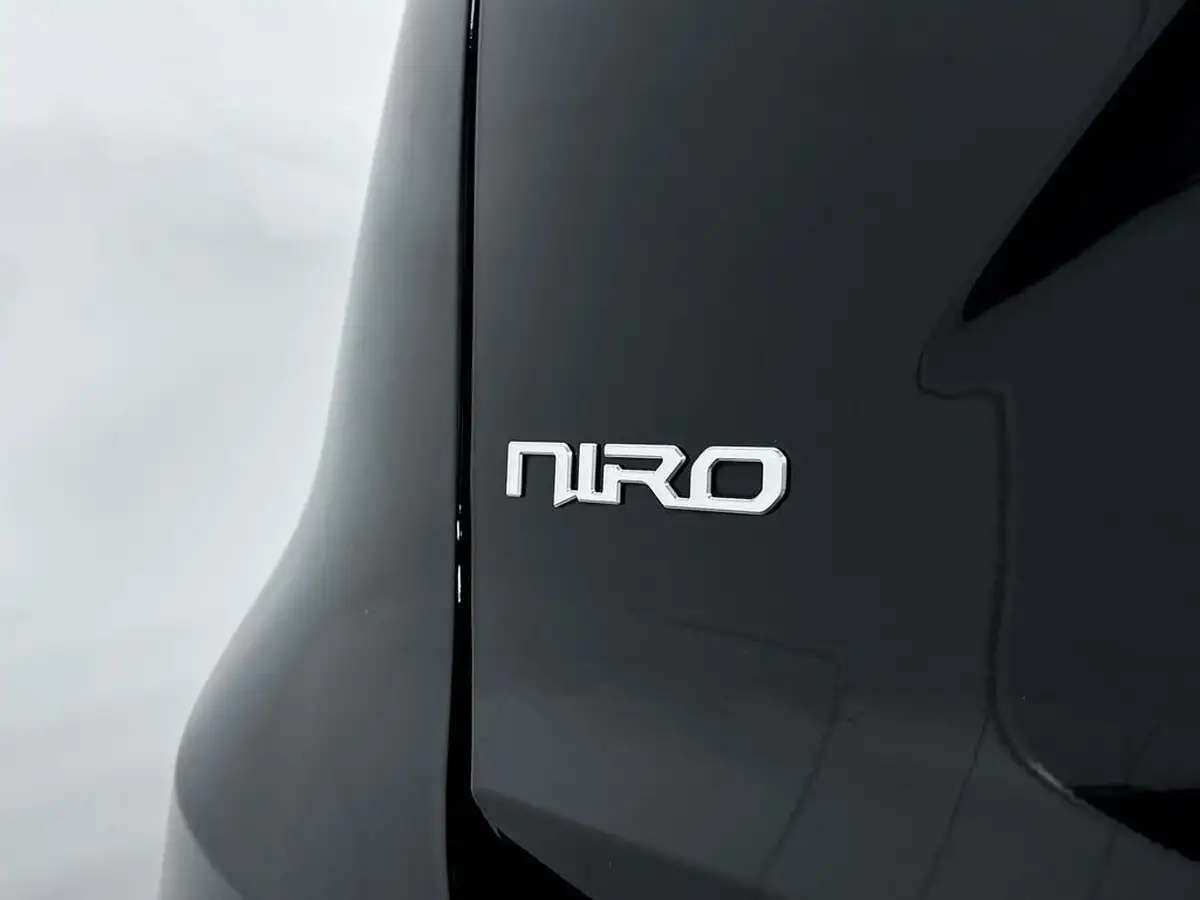 2023-kia-niro-ev-e-4-big-17