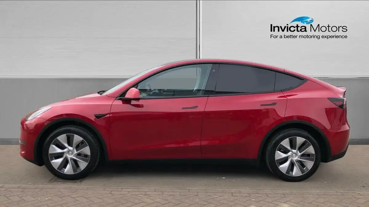 2023-tesla-model-y-e-long-range-big-5