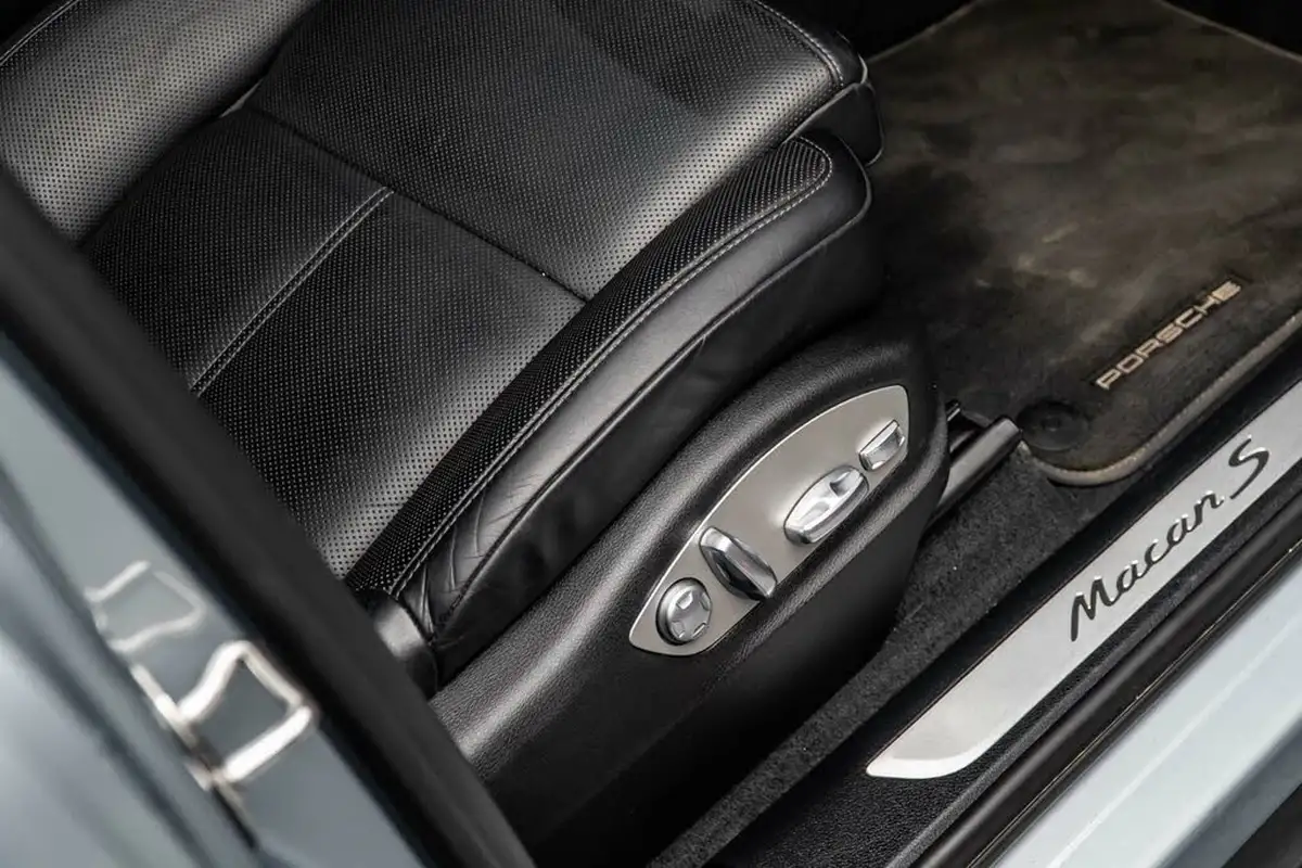 2019-porsche-macan-30-v6-s-big-39