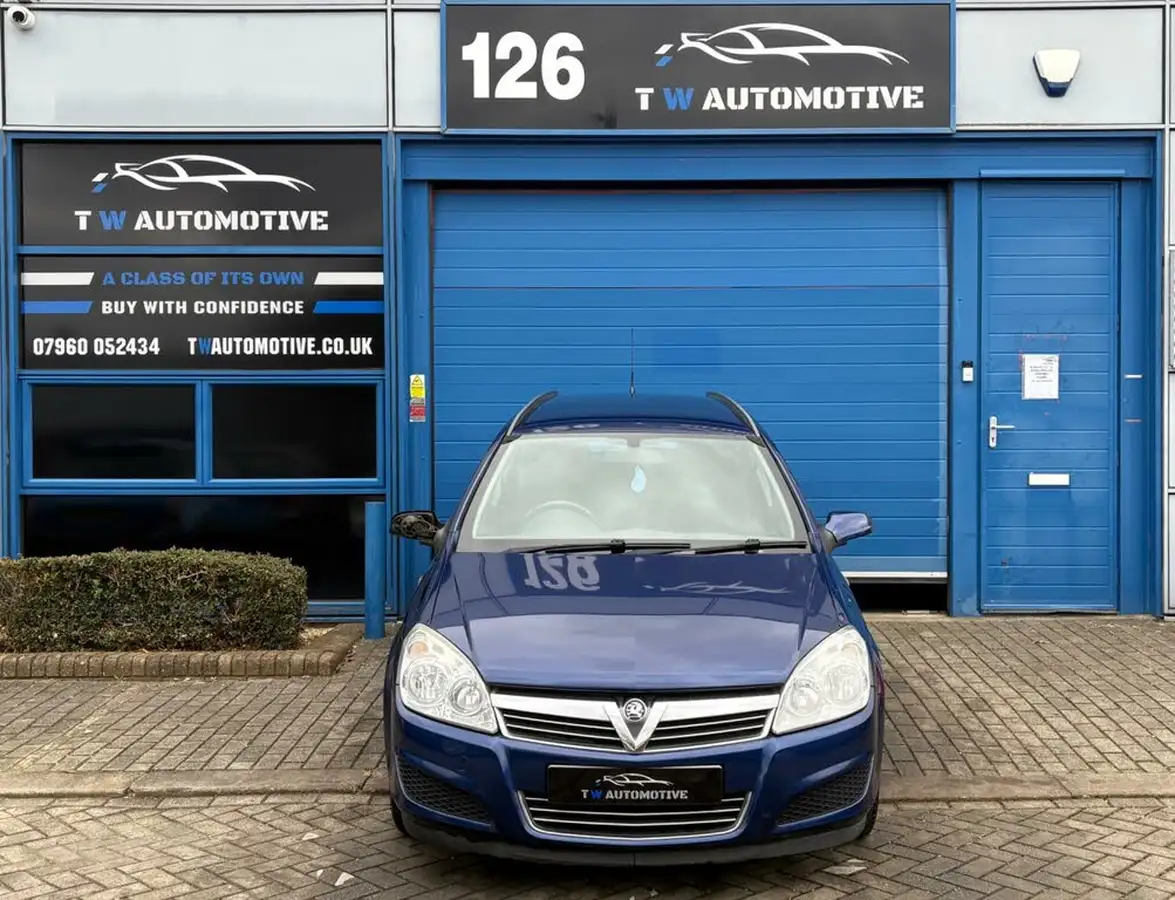 2009-vauxhall-astra-18-club-16v-140ps-estate-big-1