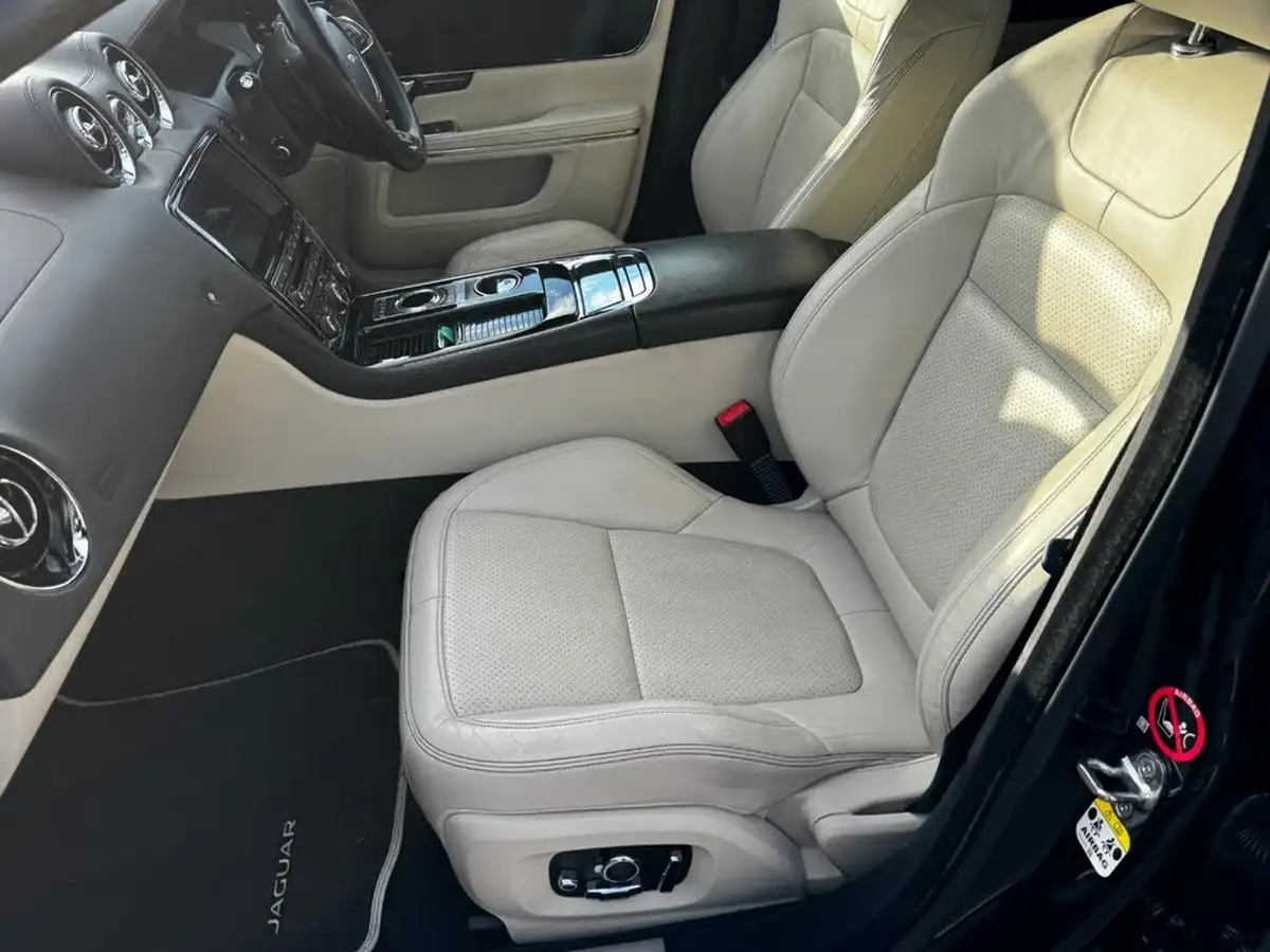 2015-jaguar-xj-series-30td-xj-r-sport-big-3