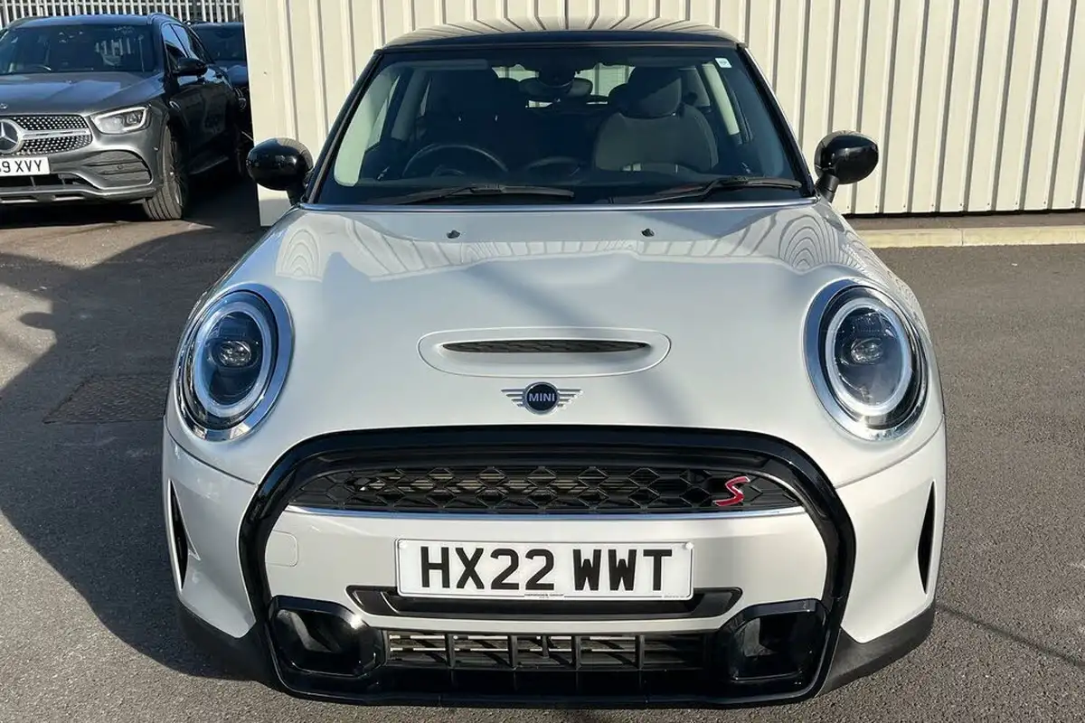 2022-mini-cooper-20-cooper-s-classic-hatchback-3d-big-11