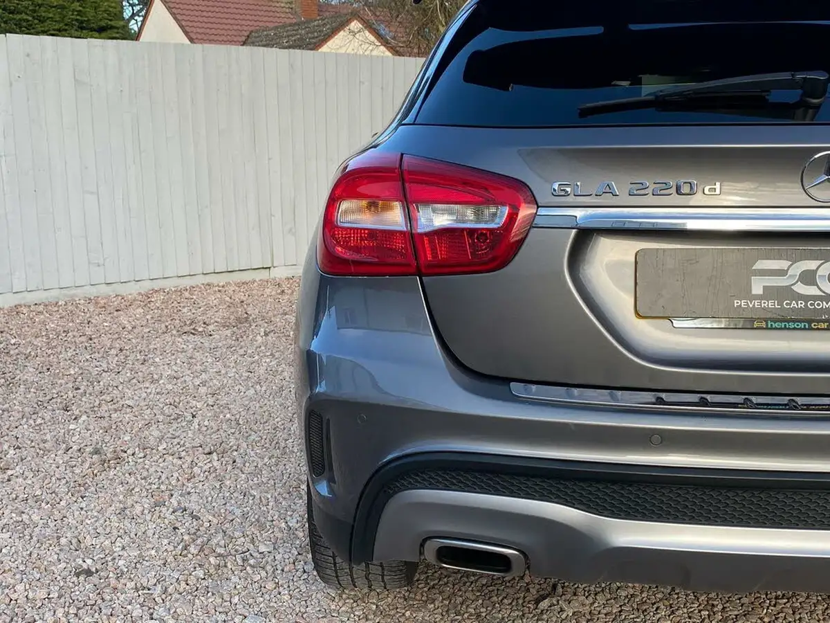 2017-mercedes-benz-gla-class-21d-gla-220d-amg-line-executivess-big-29