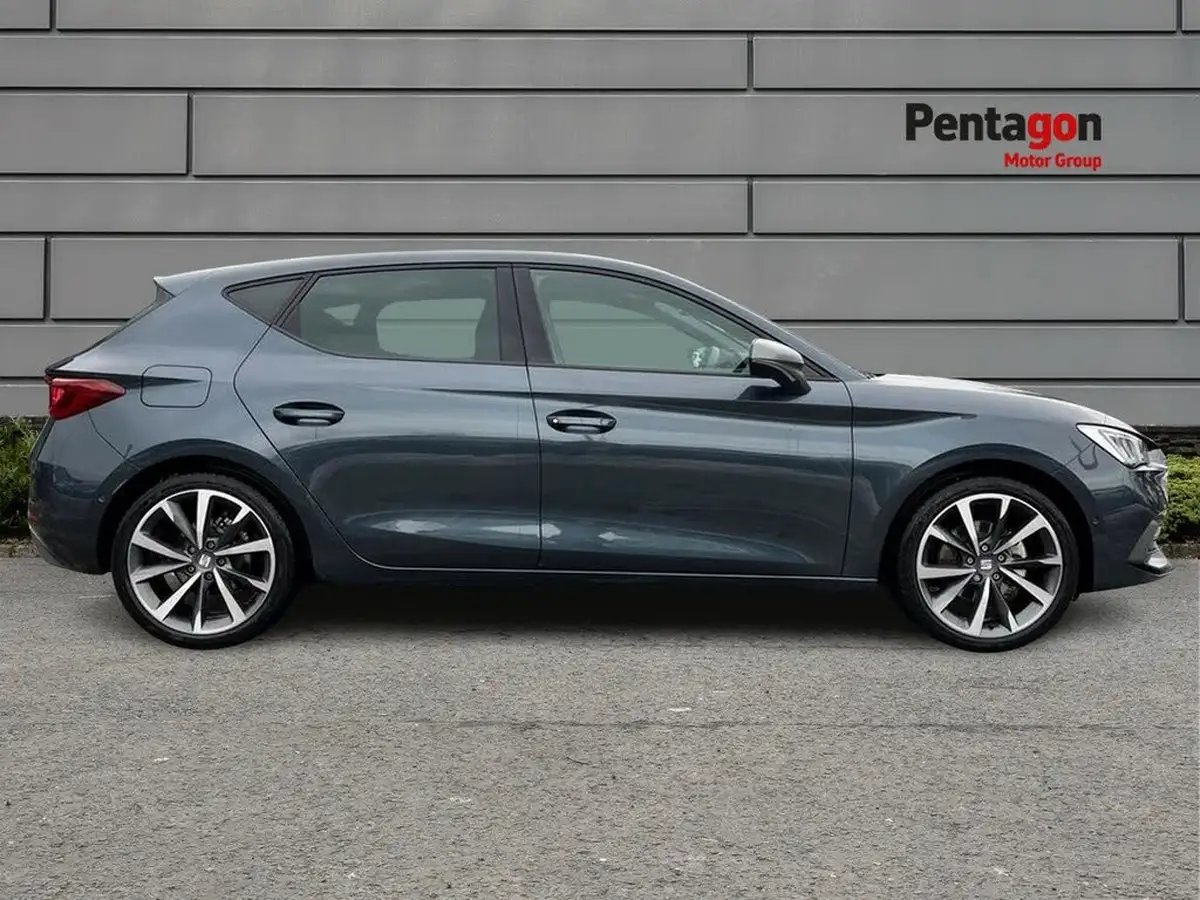 2024-seat-leon-15-tsi-fr-sport-hatchback-big-10