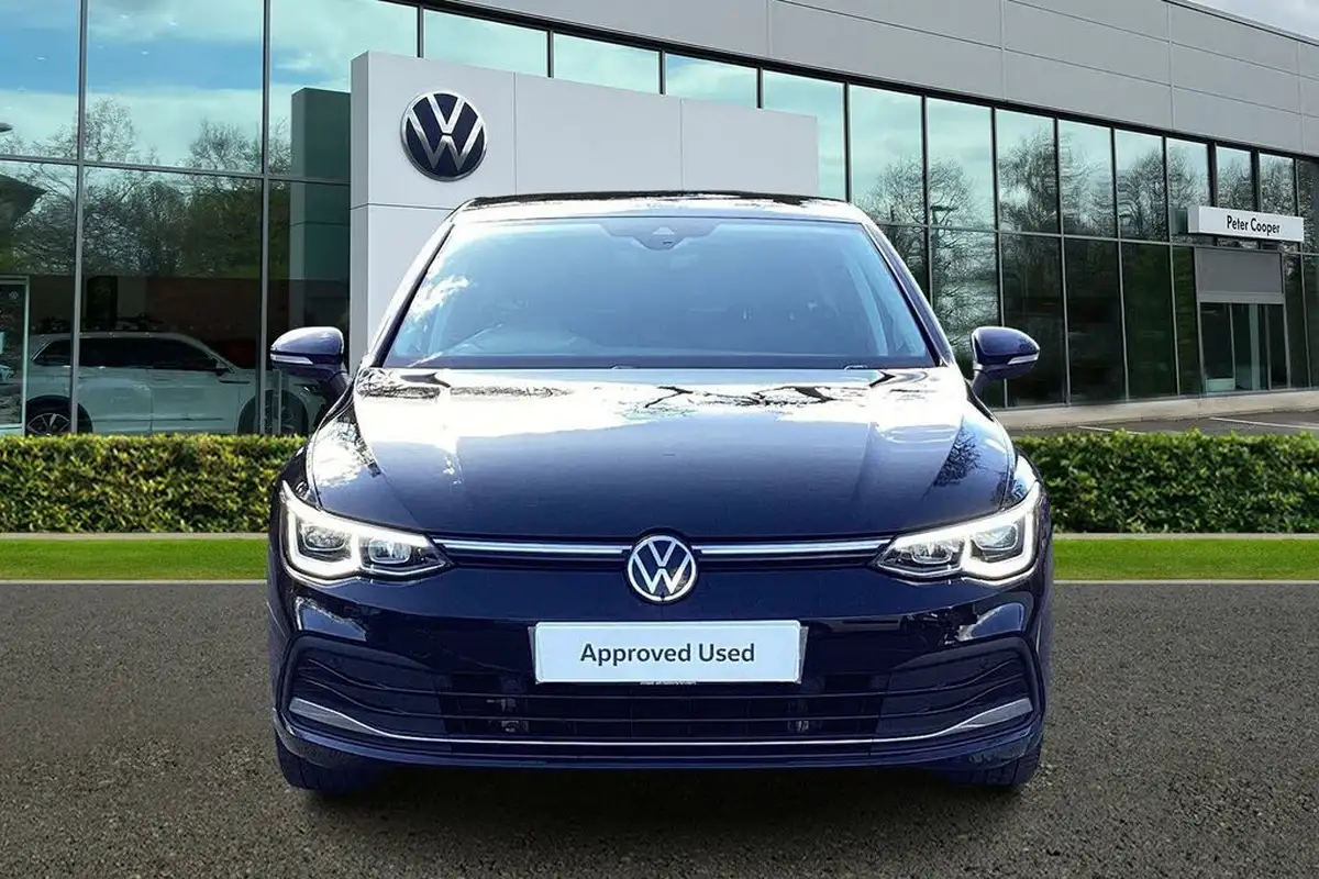 2022-volkswagen-golf-15-tsi-style-130ps-hatchback-big-39