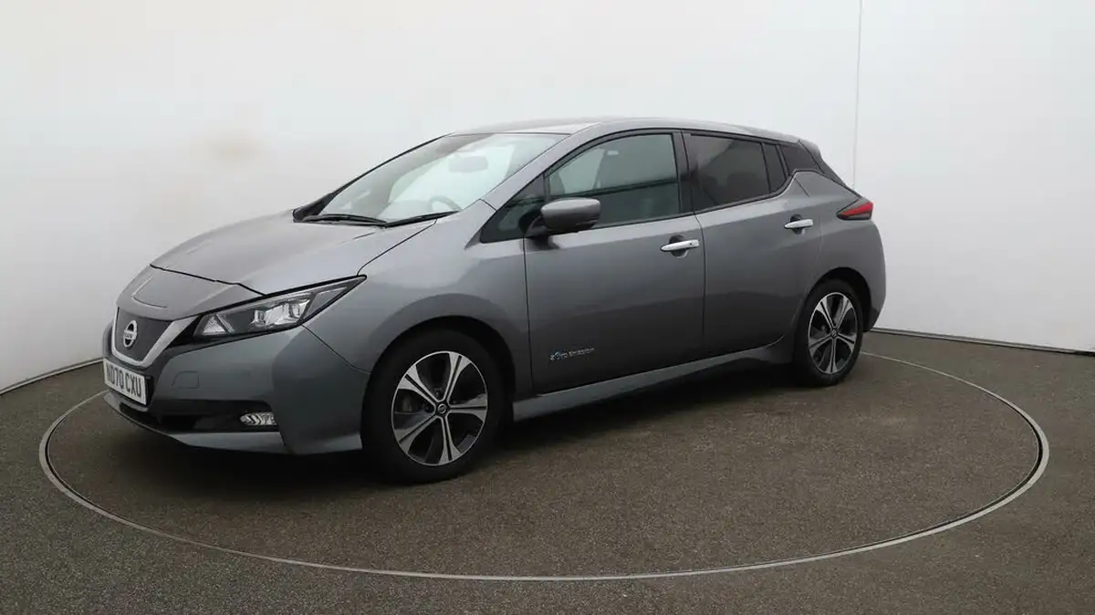 2020-nissan-leaf-e-tekna-big-62