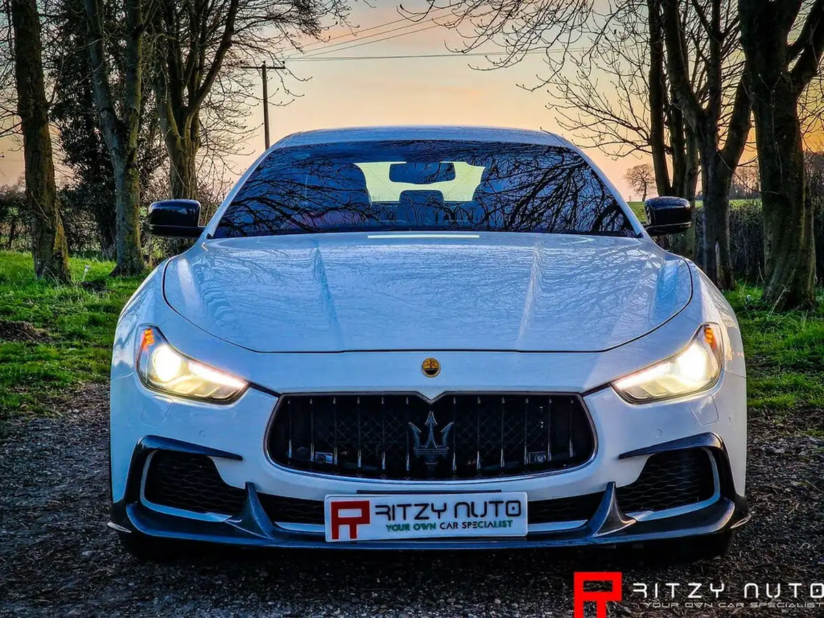 2015-maserati-ghibli-30-s-big-42