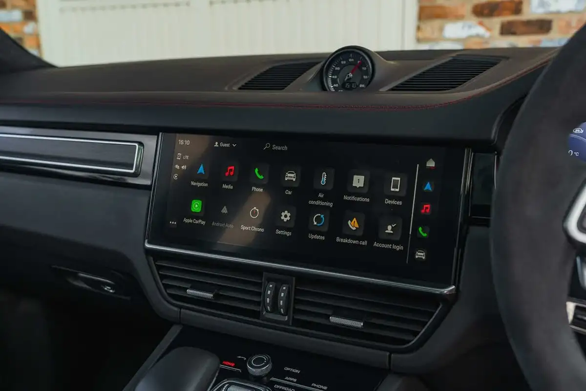 2022-porsche-cayenne-40-v8-gts-coupe-big-54
