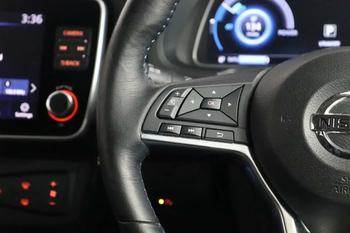 2019-nissan-leaf-e-n-connecta-big-38