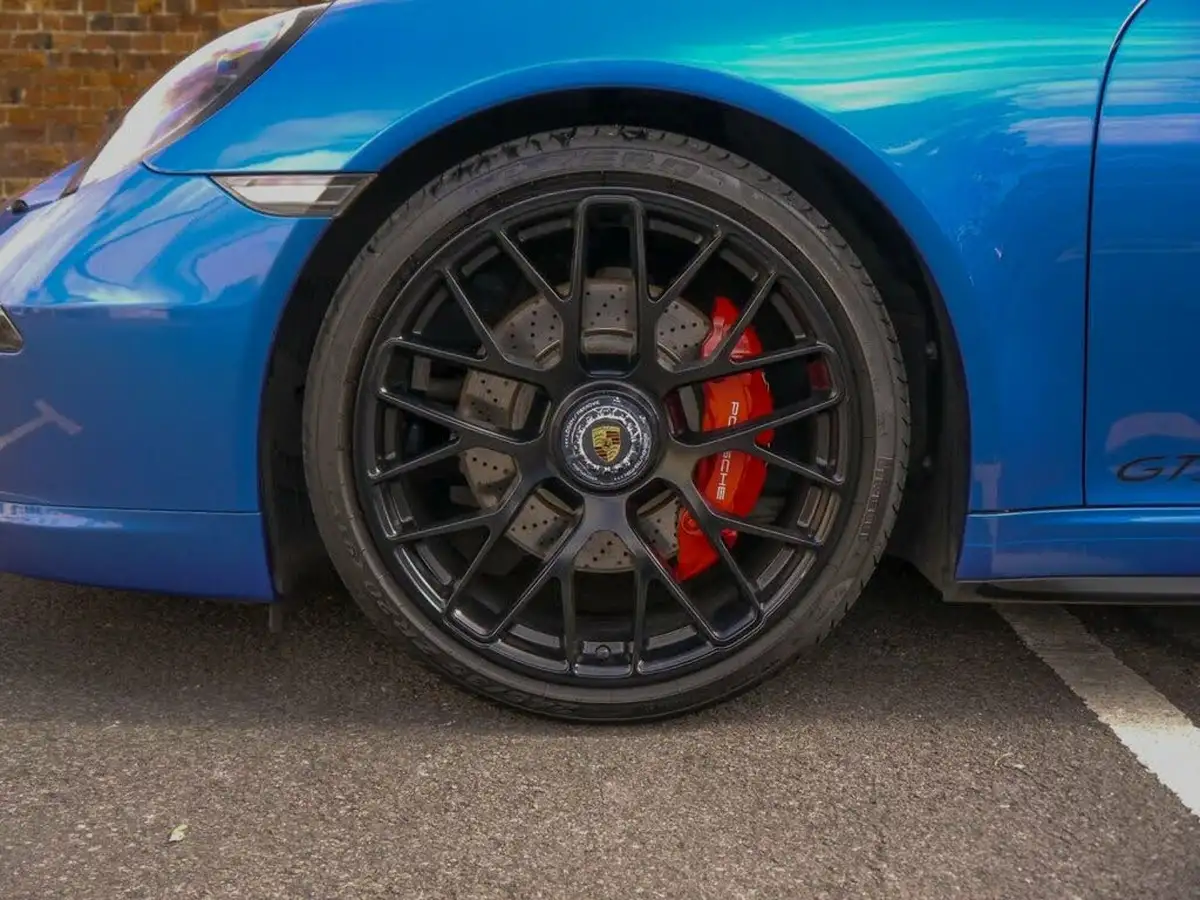 2015-porsche-911-38-carrera-gts-coupe-pdk-big-22