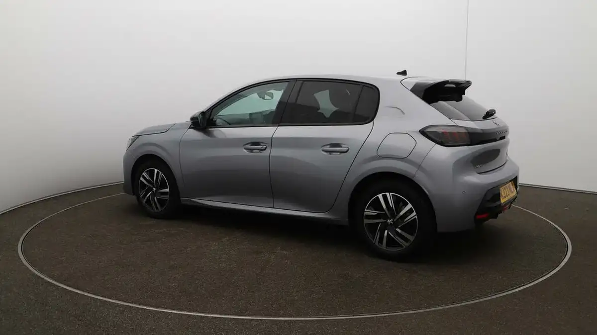 2023-peugeot-208-12-puretech-allure-premium-130ps-eat8-big-35