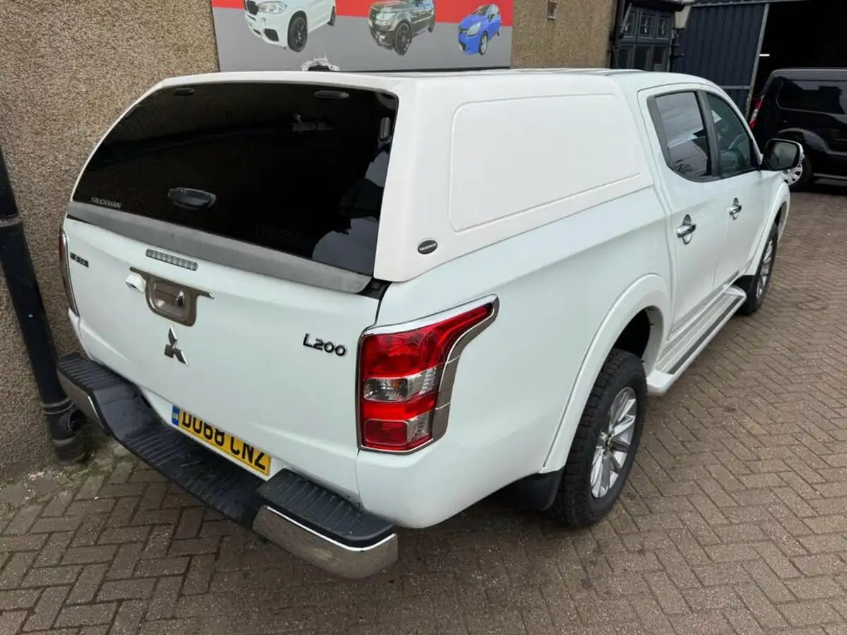 2018-mitsubishi-l200-24di-d-barbarian-eu6-big-14