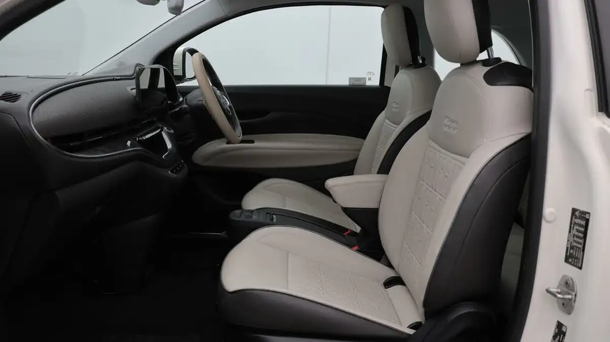 2021-fiat-500-e-la-prima-big-14