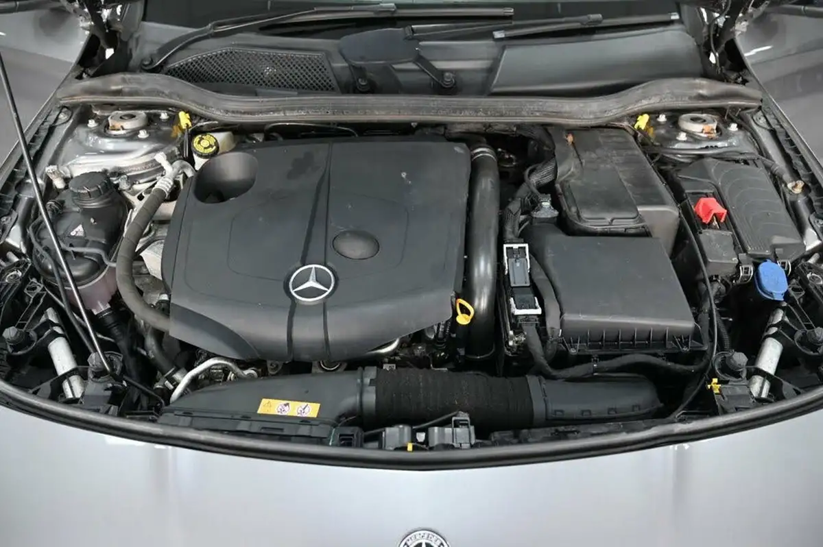2017-mercedes-benz-cla-21d-cla-220-amg-line-coupe-4d-big-38