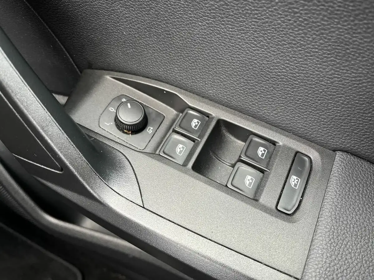 2022-seat-arona-10-tsi-fr-sport-big-30