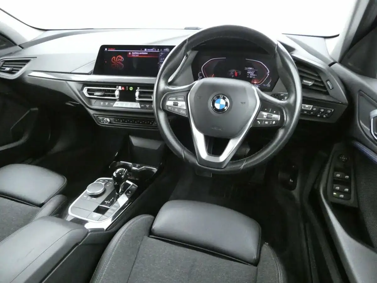 2021-bmw-1-series-15-118i-sport-lcp-dct-big-17