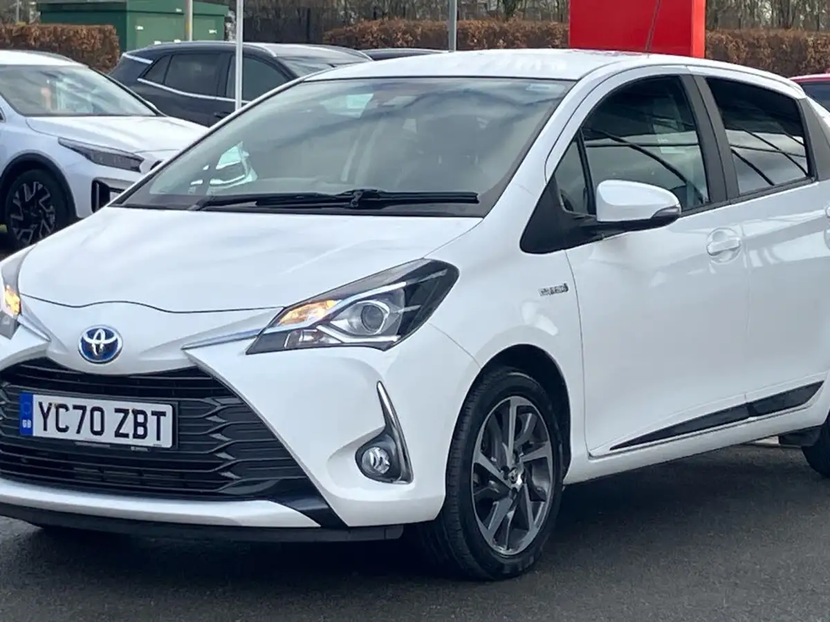 2020-toyota-yaris-15-vvt-i-y20-98bhp-hybrid-1497cc-e-cvt-big-30