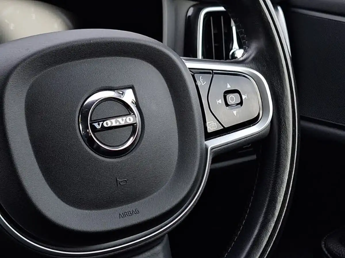 2019-volvo-v60-20td-d4-cross-country-big-10