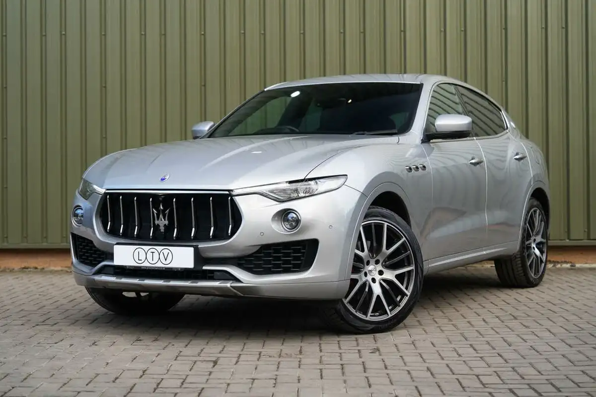 2017-maserati-levante-30td-awd-big-2