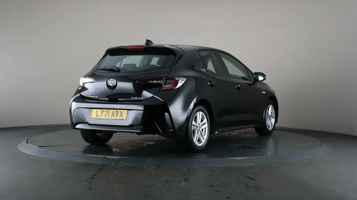 2022-toyota-corolla-18-vvt-i-icon-tech-trk-hatchback-5d-big-67