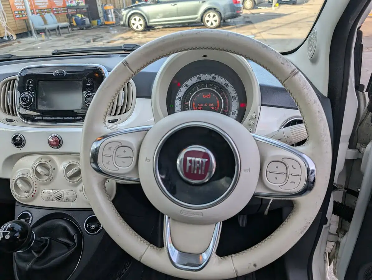 2015-fiat-500-12-lounge-ss-big-14