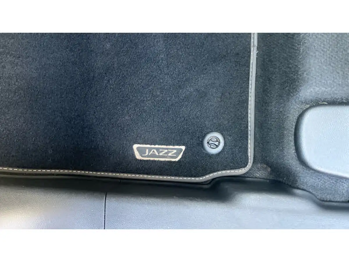 2021-honda-jazz-15-i-mmd-ex-107ps-big-41