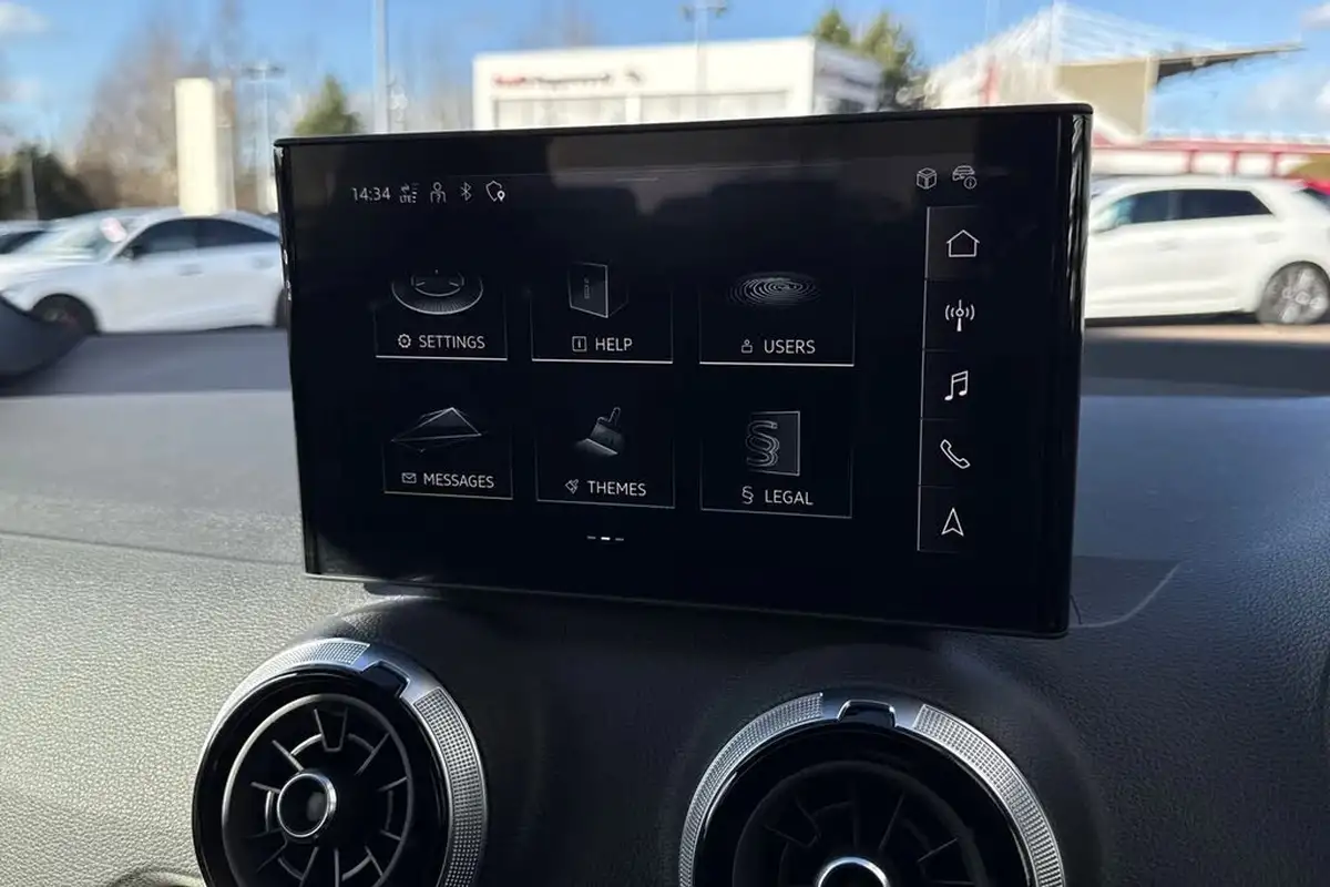 2024-audi-q2-15-35-tfsi-black-edition-s-tronic-big-42