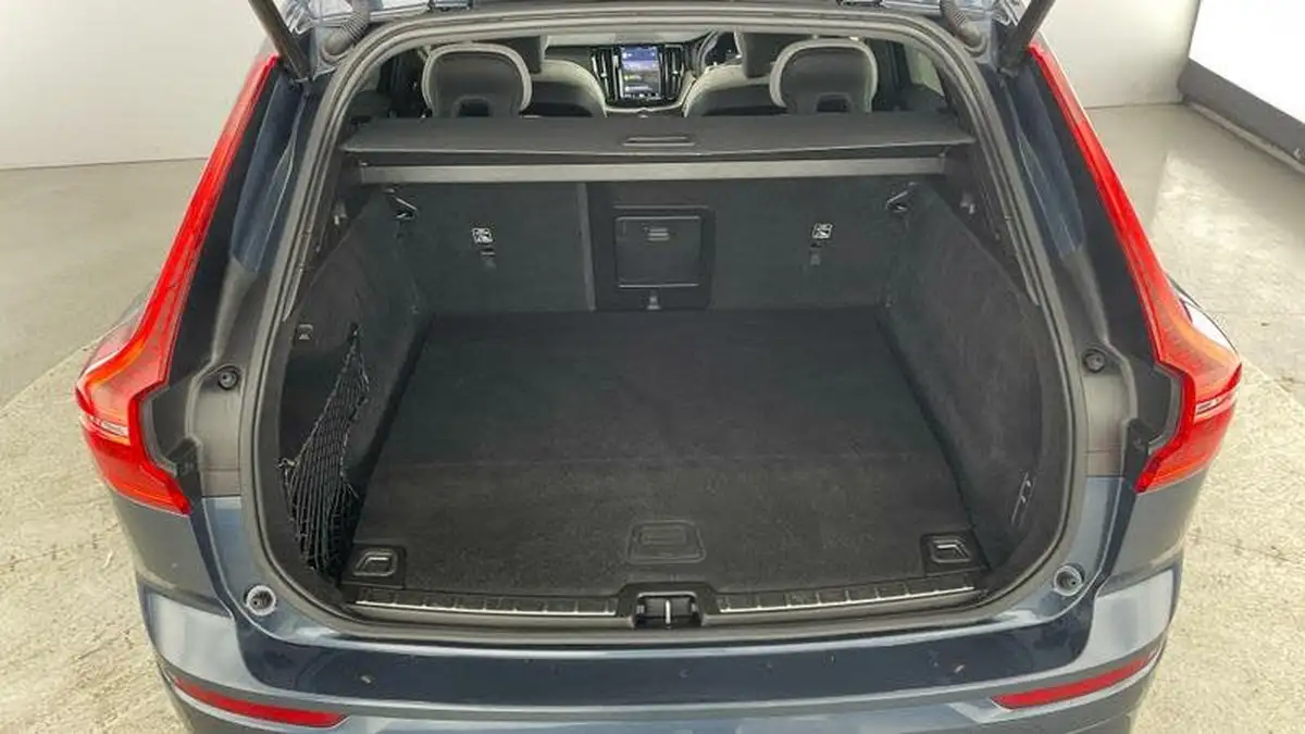 2023-volvo-xc60-20-t8-ultimate-dark-big-32
