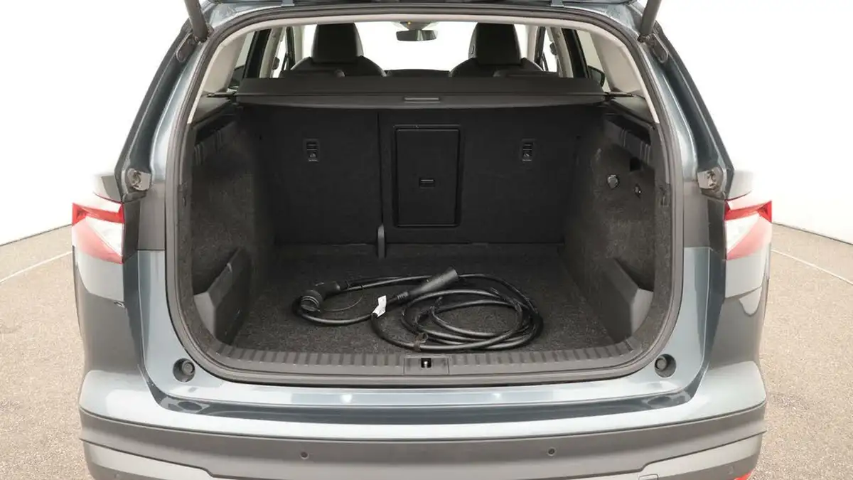 2022-skoda-enyaq-e-80-82-kwh-big-17