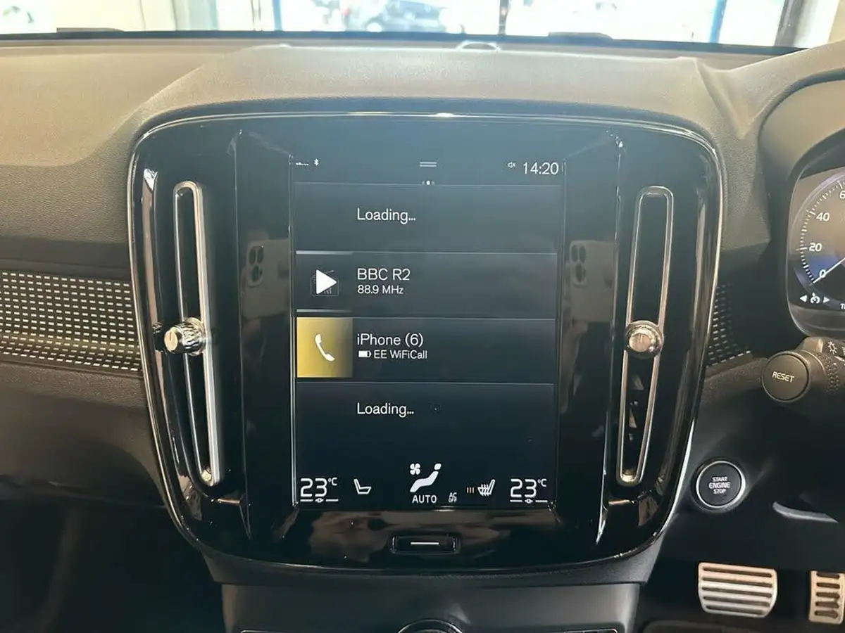 2019-volvo-xc40-20td-d4-r-design-big-22
