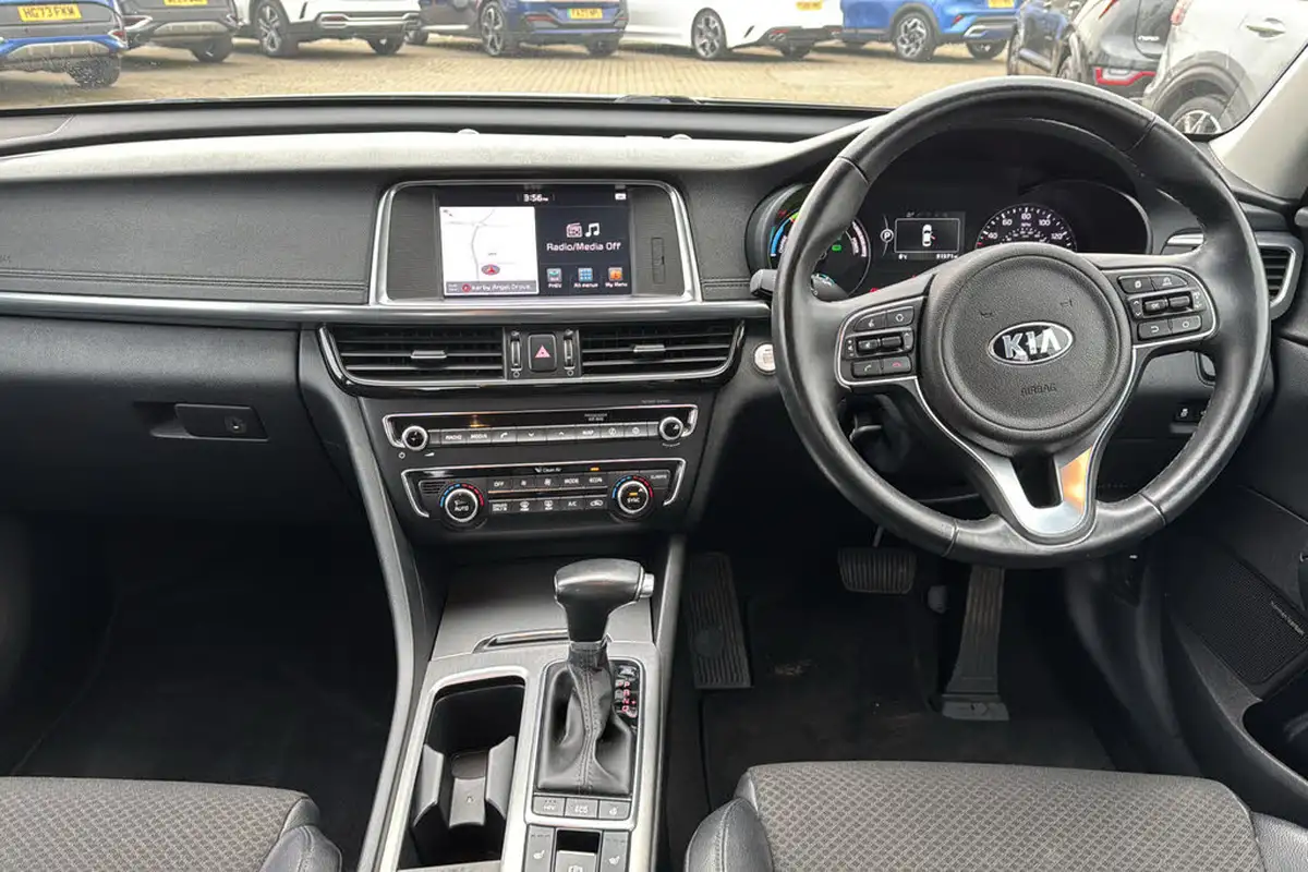 2016-kia-optima-20-gdi-phev-big-8