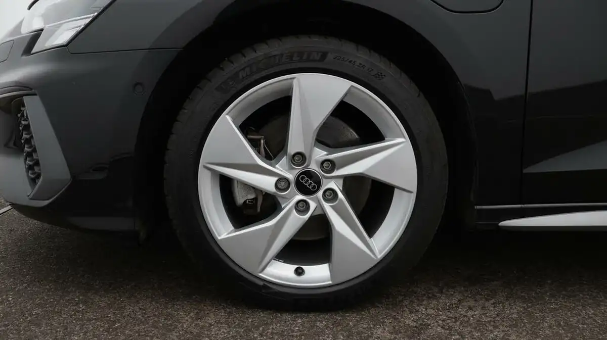 2023-audi-a3-14-40-tfsi-e-s-line-big-18
