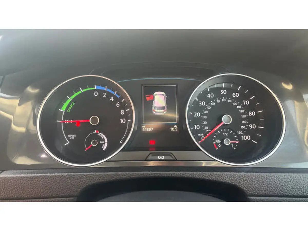 2018-volkswagen-golf-e-e-golf-big-17