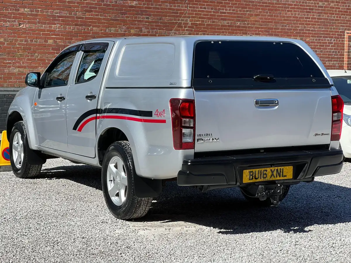 2016-isuzu-d-max-25td-4x4-double-pickup-big-7