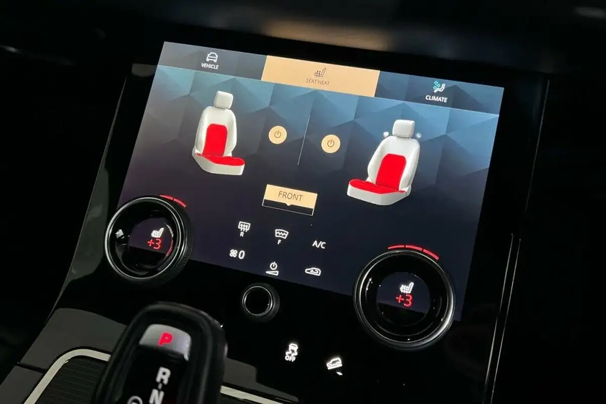 2022-land-rover-range-rover-evoque-15-p300e-r-dynamic-hse-big-35