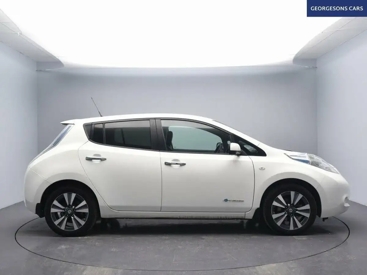 2016-nissan-leaf-e-tekna-30kwh-big-5