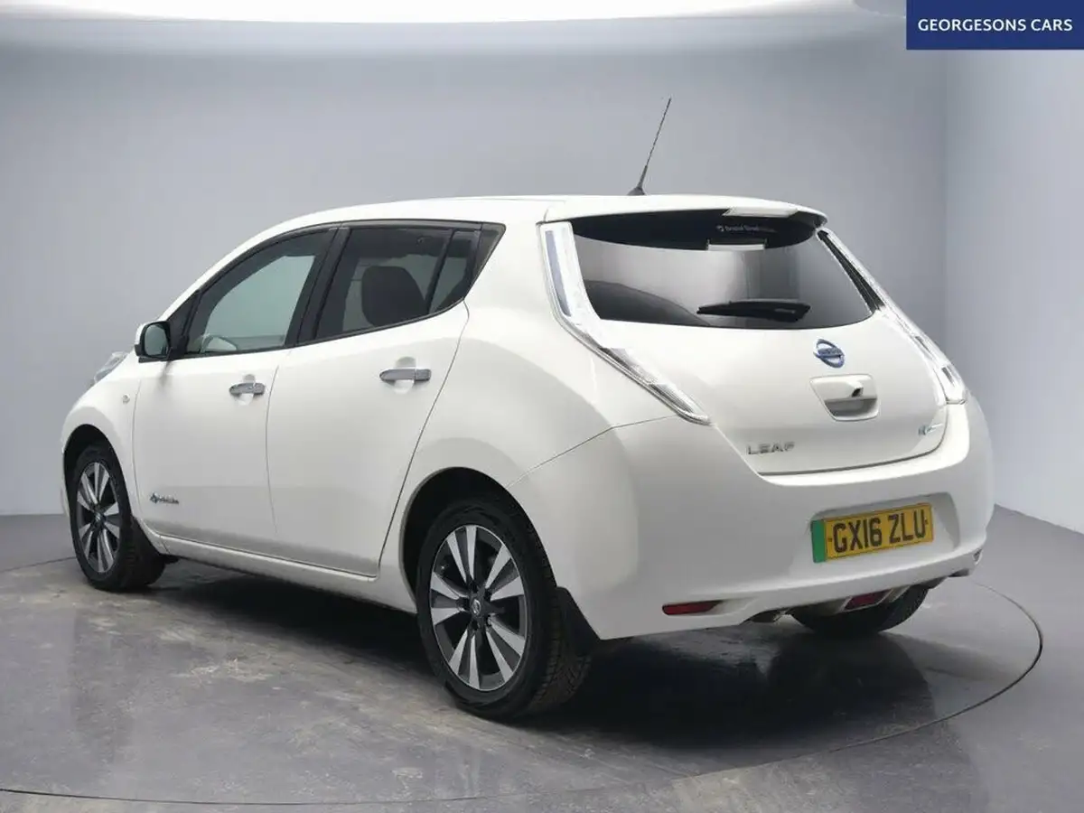 2016-nissan-leaf-e-tekna-30kwh-big-1