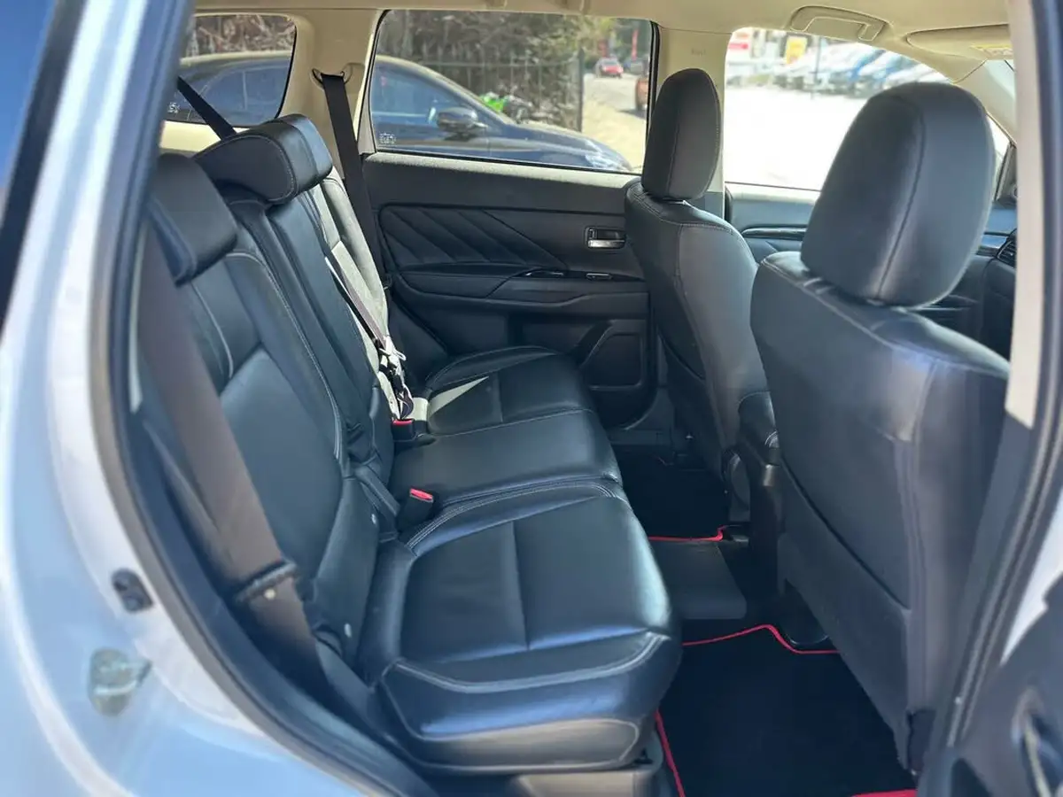 2018-mitsubishi-outlander-20-4hs-phev-5st-big-18