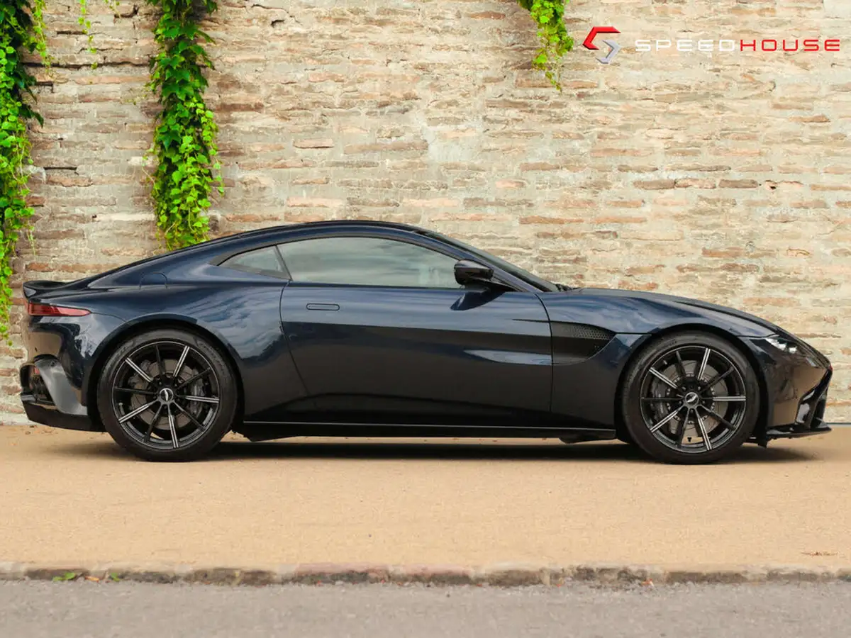 2019-aston-martin-vantage-40-v8-vantage-big-9