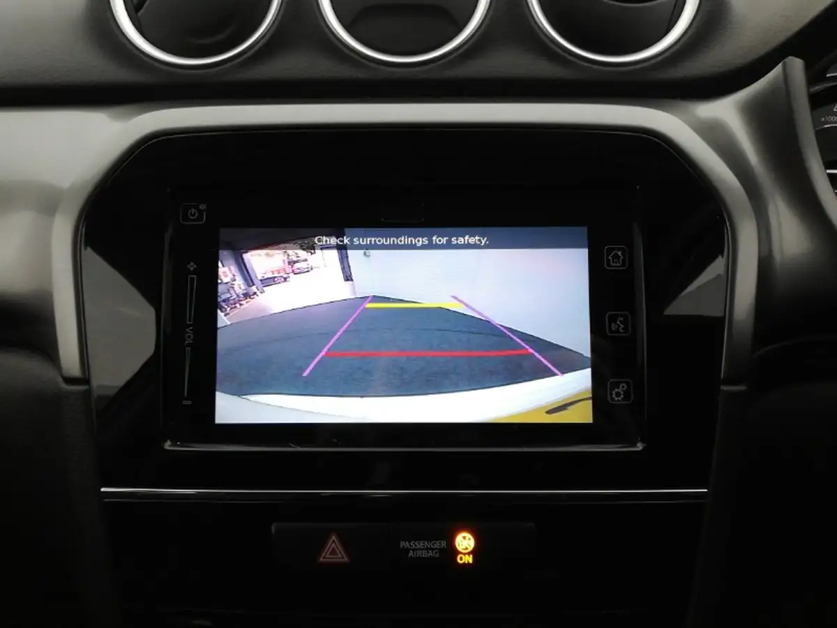 2017-renault-captur-09-dynamique-s-nav-big-9