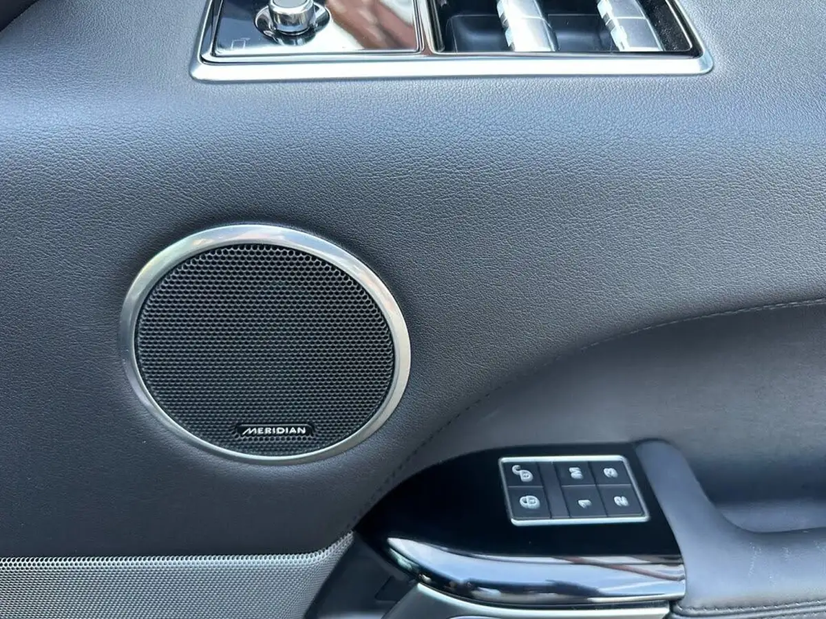 2019-land-rover-range-rover-sport-30-sd-v6-hse-big-11