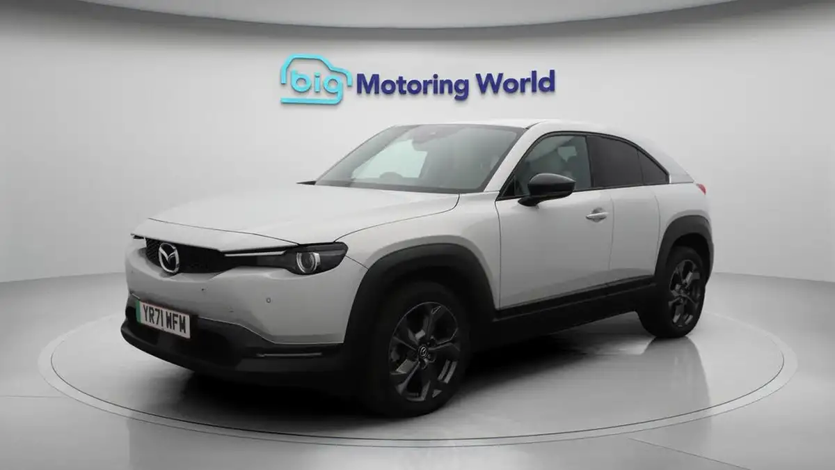 2021-mazda-mx-30-e-first-edition-big-3