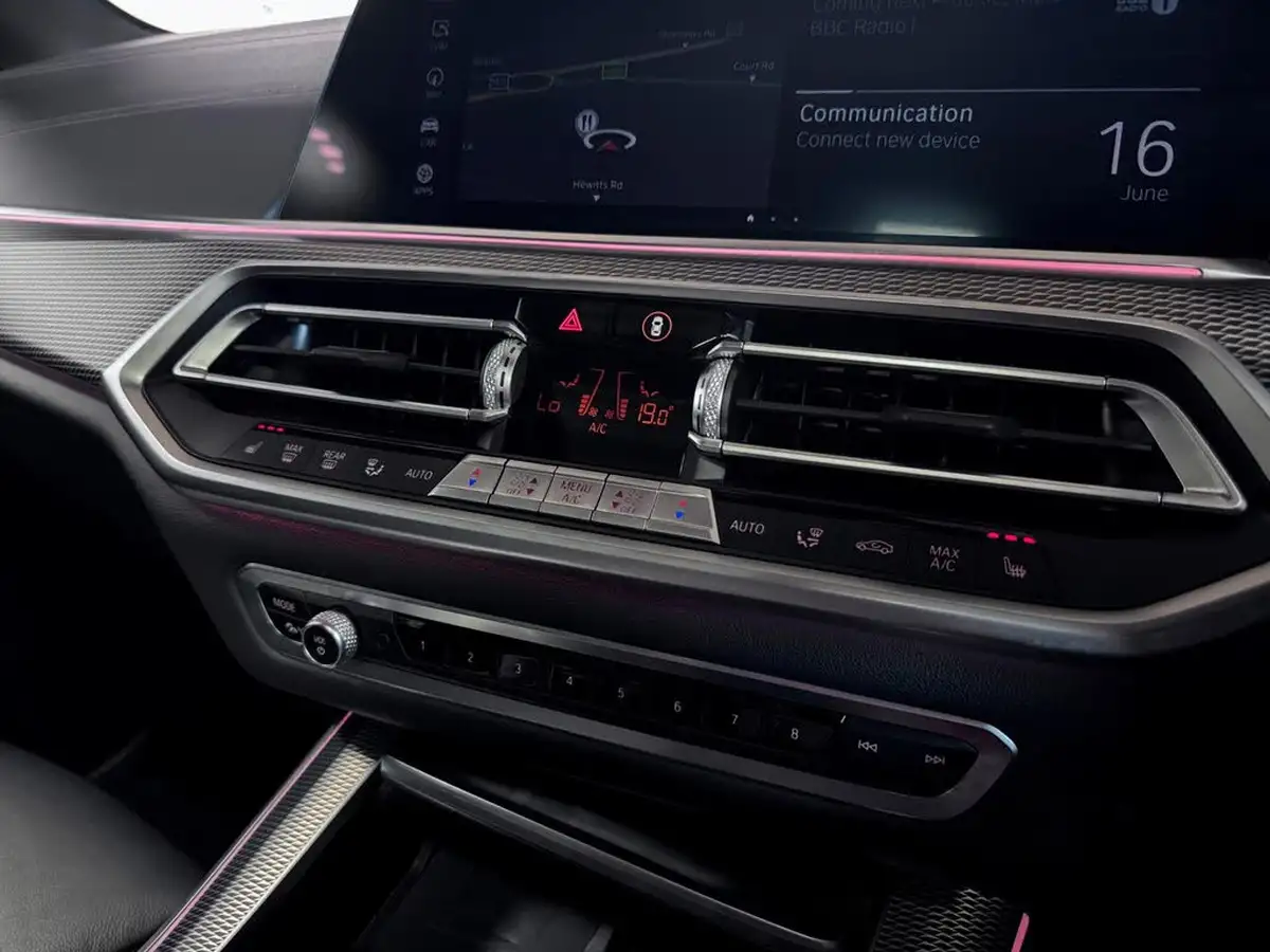 2021-bmw-x5-44-m50i-big-37