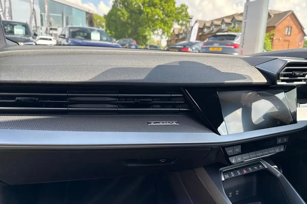 2025-audi-rs3-25-tfsi-carbon-vorsprung-saloon-4d-big-18